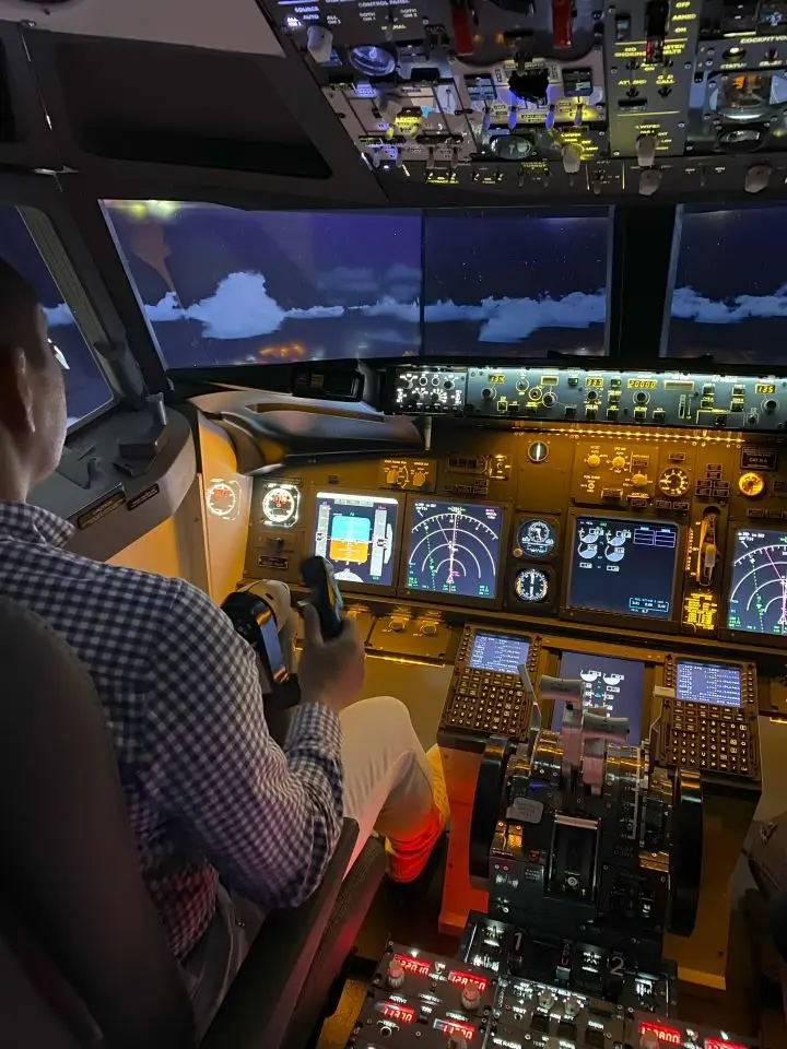 Simulador de vuelo Boeing 737 - Student Pilot